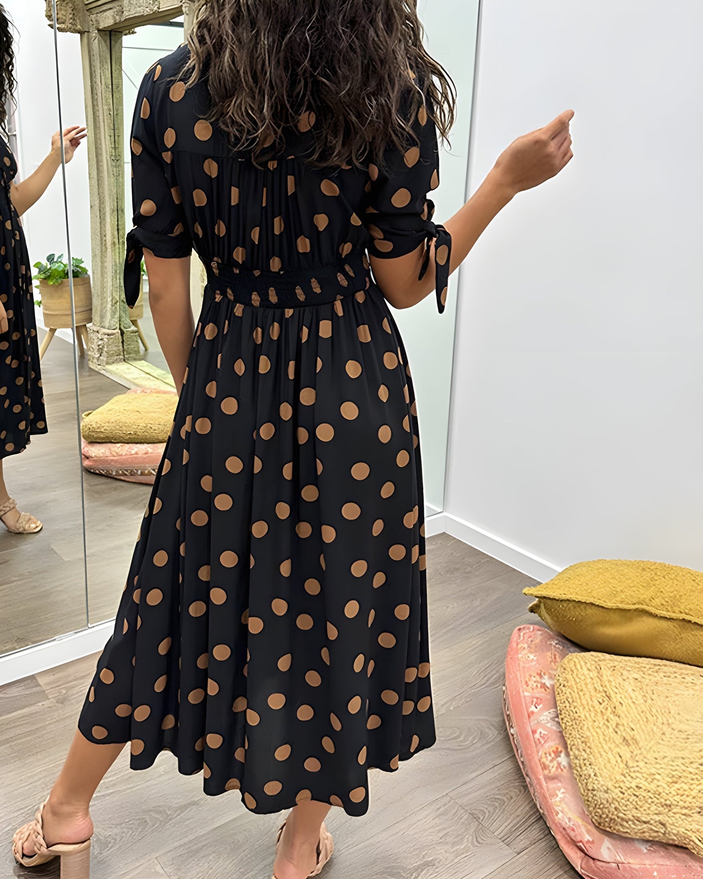 Liv™ | V-neck dress with polka dot pattern